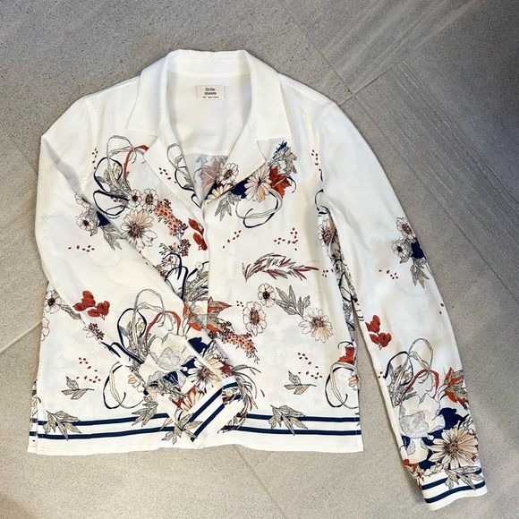 Aritzia Little Moon Floral Abelia Shirt and Pant Set - Picture 2 of 16